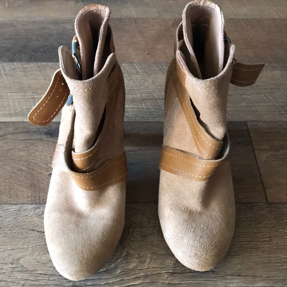 Zara basic boots in size 39, US size 8.5 - Picture 4 of 8